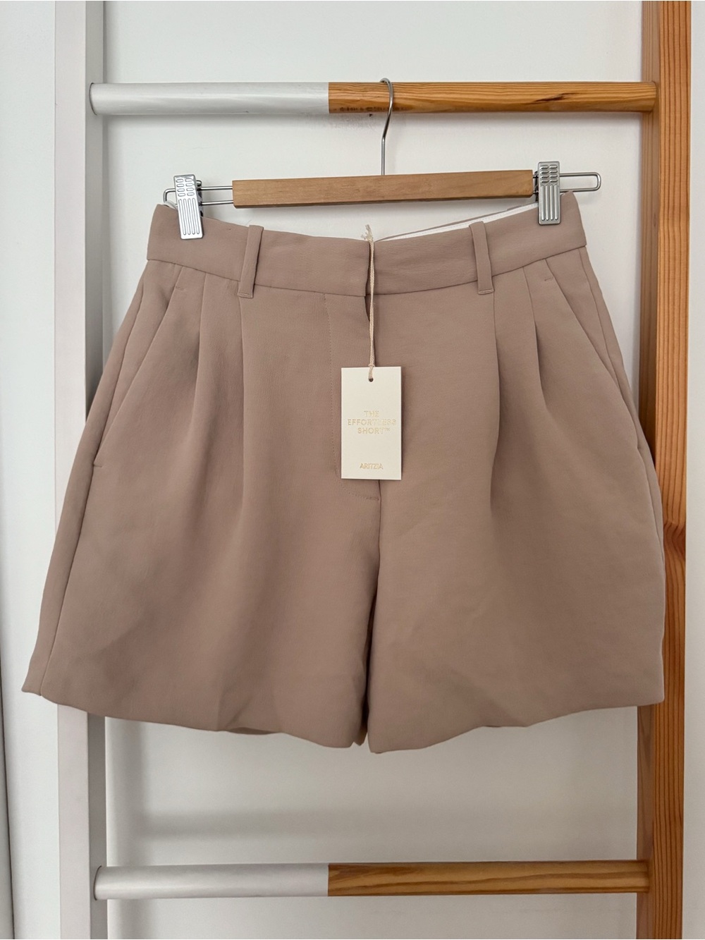 Aritzia The Effortless Short Mid Tight High Rise Tan Brown NWT